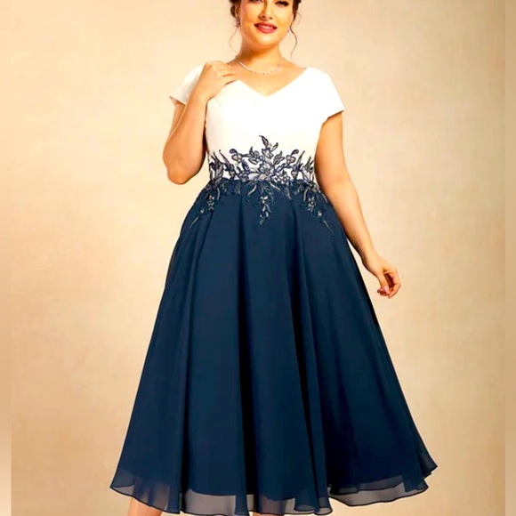 A-line V-Neck Tea-Length Satin Chiffon Cocktail Dress With Appliques Lace - Picture 1 of 6
